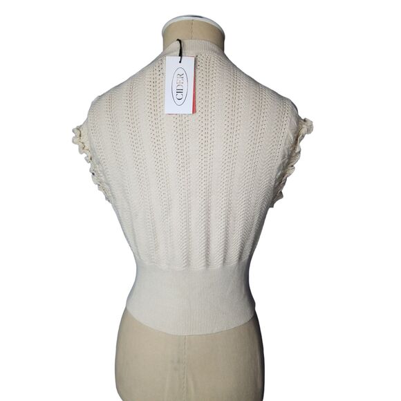 Cider Beige Lace details Short sleeve Crop Top NWT Size Small - Picture 3 of 4